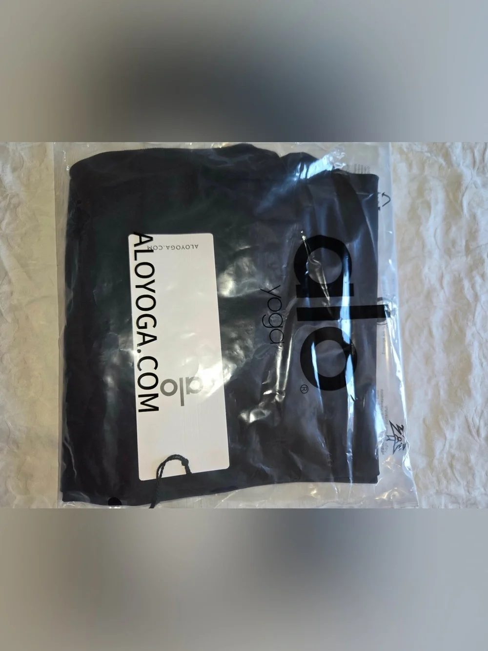 Alo Yoga leggings in a women's size XL, Black NWT